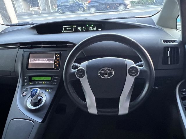 TOYOTA PRIUS 2011 Image 31