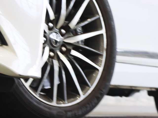 TOYOTA LEXUS LS600H 2014 Image 31