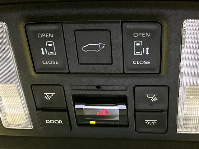 TOYOTA VOXY 2022 Image 31