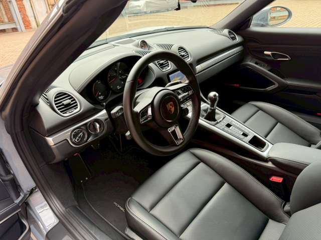 PORSCHE 718BOXSTER 2024 Image 31