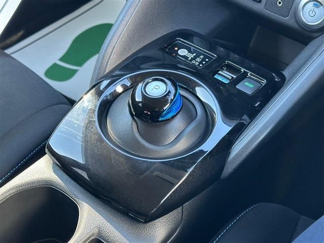 NISSAN LEAF 2018 Image 31
