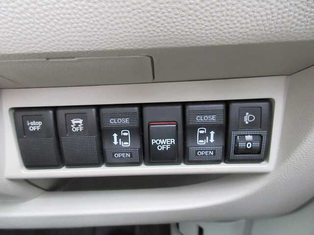 MAZDA BIANTE 2015 Image 31