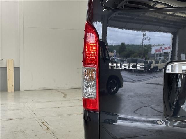 TOYOTA HIACE VAN 4WD 2021 Image 31