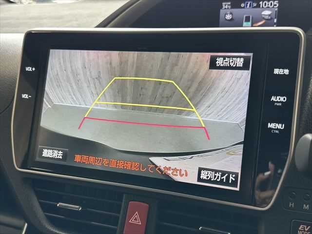 TOYOTA VOXY HYBRID 2018 Image 31