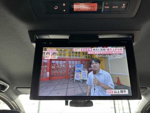 TOYOTA VOXY HYBRID 2018 Image 31