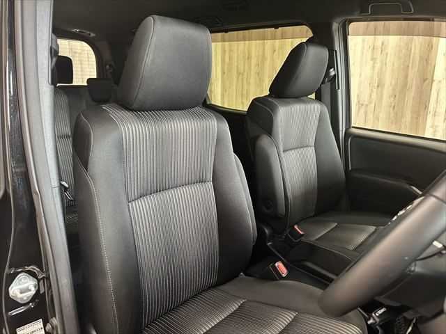 TOYOTA VOXY HYBRID 2018 Image 31