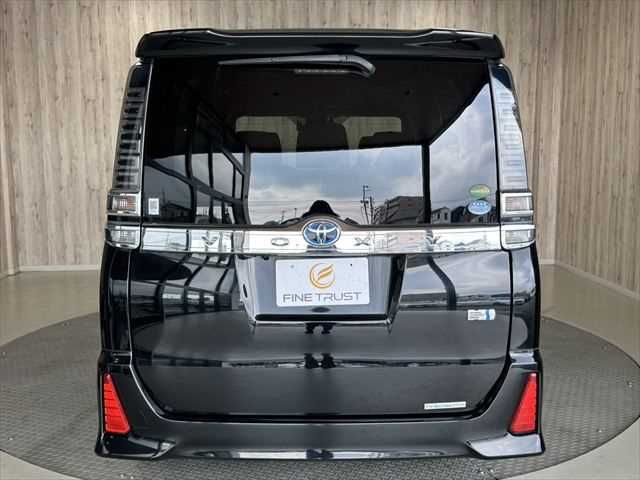 TOYOTA VOXY HYBRID 2018 Image 31