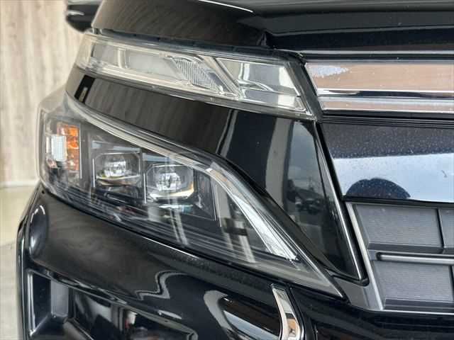 TOYOTA VOXY HYBRID 2018 Image 31