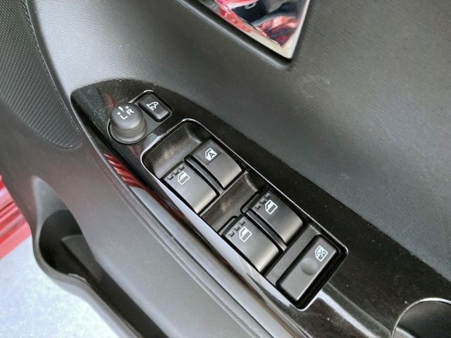 DAIHATSU TANTO CUSTOM 2013 Image 31