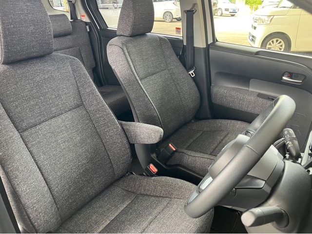 TOYOTA SIENTA HYBRID 2024 Image 31