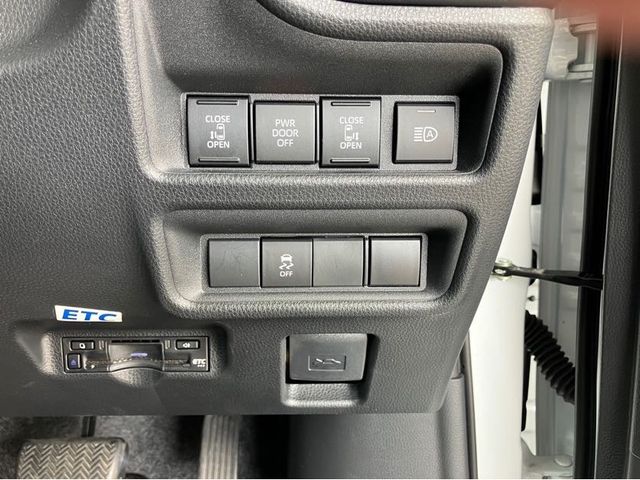 TOYOTA SIENTA HYBRID 2024 Image 31