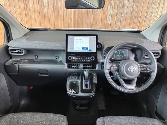 TOYOTA SIENTA HYBRID 2024 Image 31