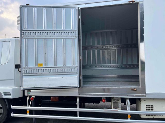 MITSUBISHI FUSOU FIGHTER 2011 Image 31