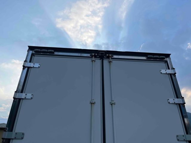 MITSUBISHI FUSOU FIGHTER 2011 Image 31