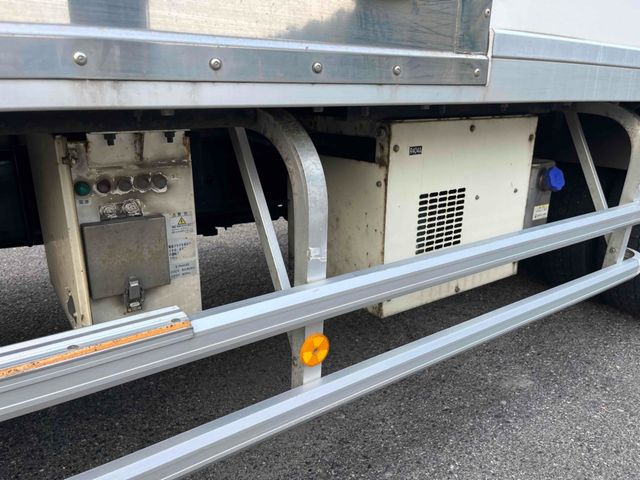 MITSUBISHI FUSOU FIGHTER 2011 Image 31