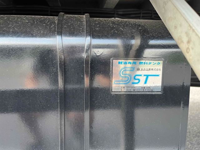 MITSUBISHI FUSOU FIGHTER 2011 Image 31