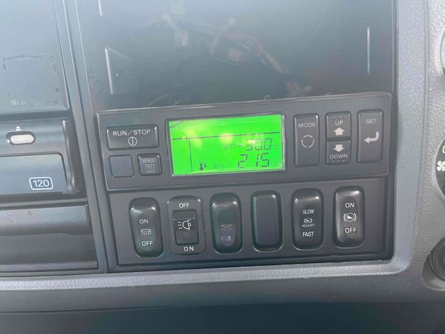 MITSUBISHI FUSOU FIGHTER 2011 Image 31