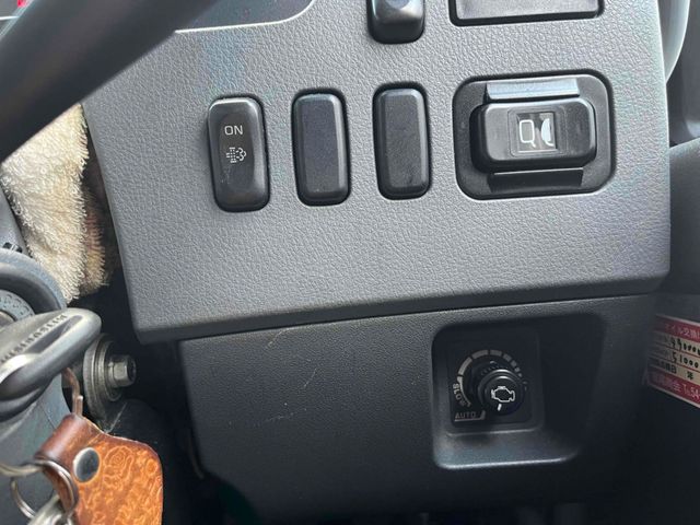 MITSUBISHI FUSOU FIGHTER 2011 Image 31