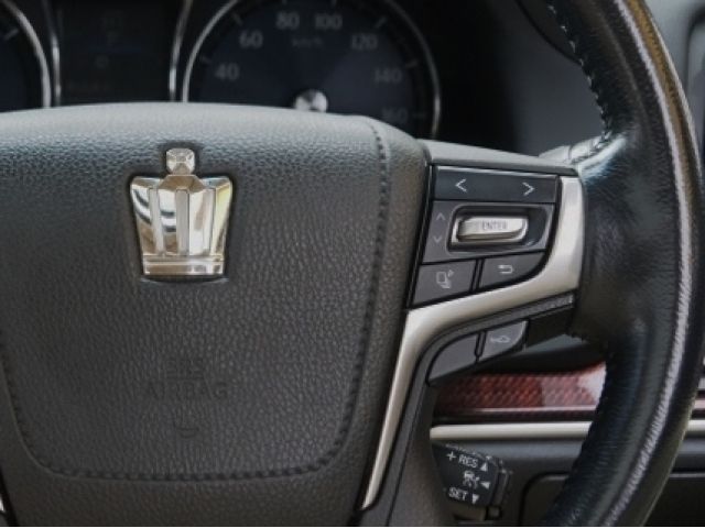 TOYOTA CROWN SEDAN HYBRID 4 2016 Image 31