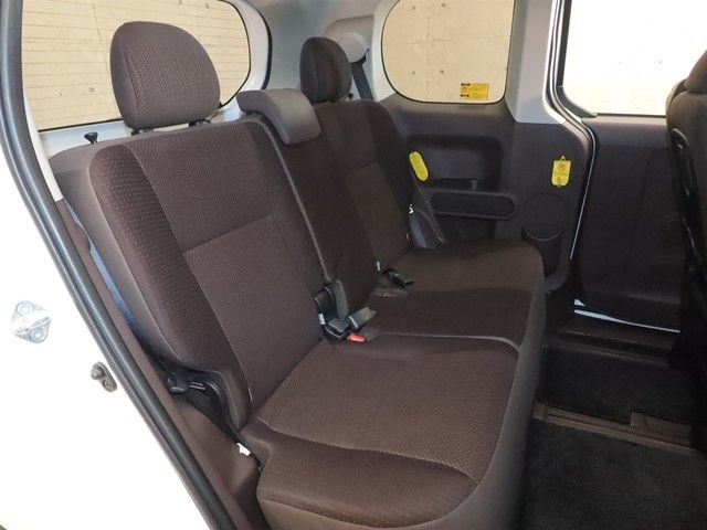 TOYOTA PORTE 2012 Image 31