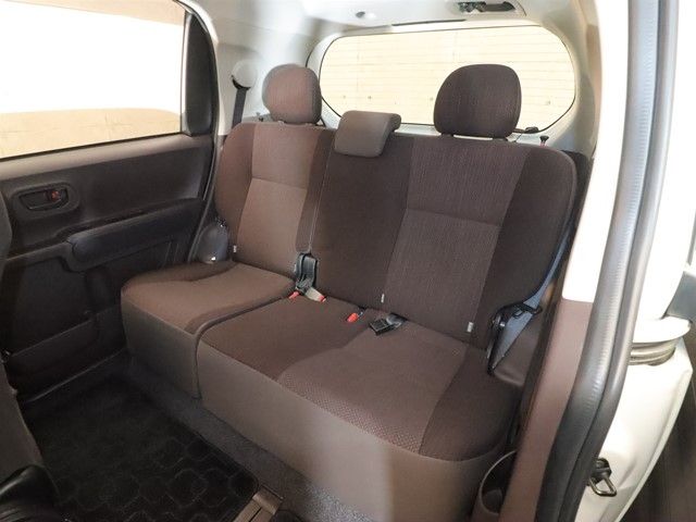 TOYOTA PORTE 2012 Image 31