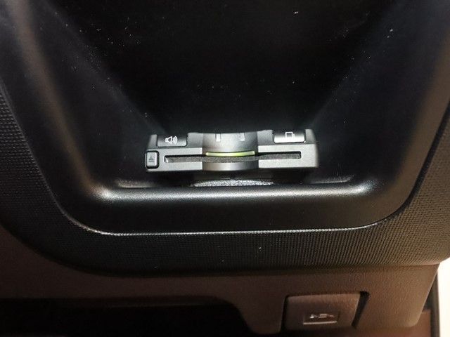 TOYOTA PORTE 2012 Image 31