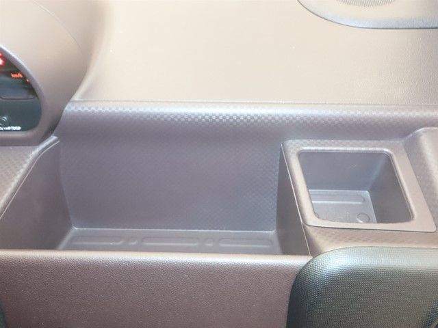 TOYOTA PORTE 2012 Image 31