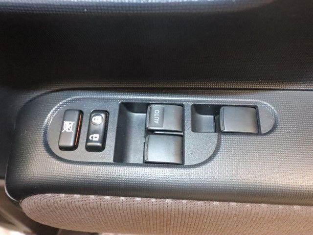 TOYOTA PORTE 2012 Image 31