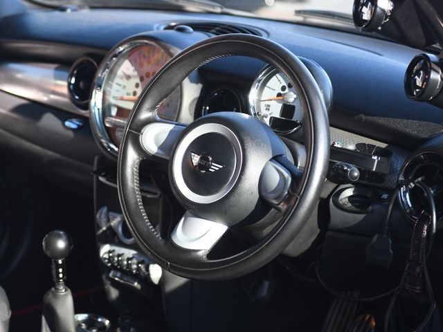 BMW MINI COOPER S CL 2008 Image 31