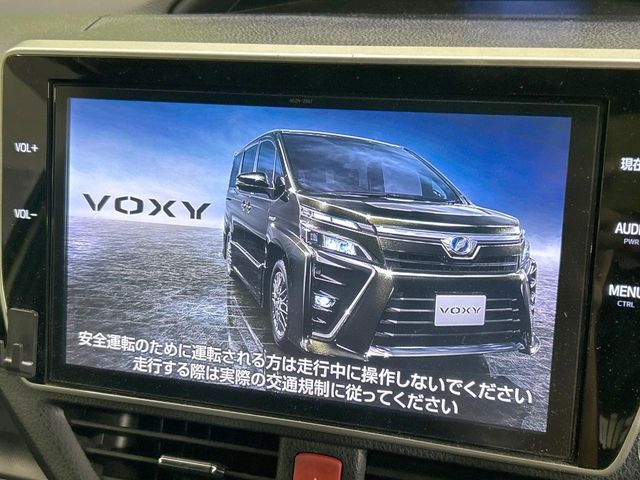 TOYOTA VOXY HYBRID 2017 Image 31