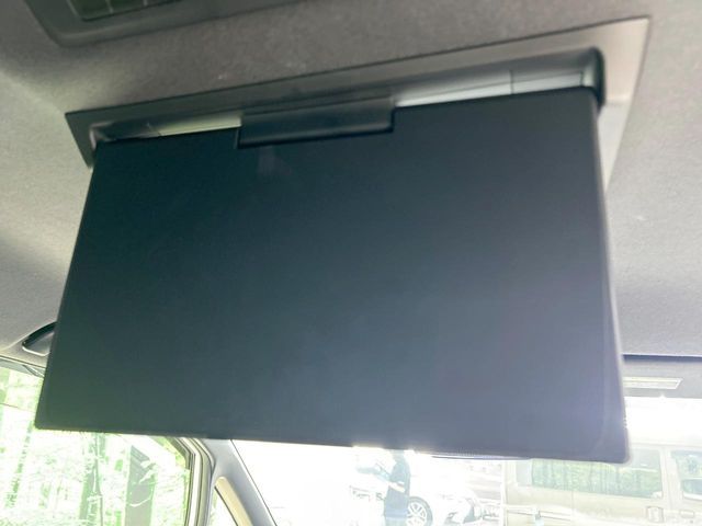 TOYOTA VOXY HYBRID 2017 Image 31