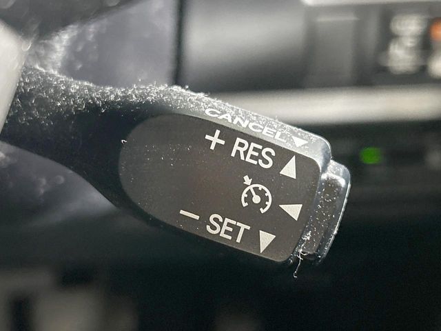 TOYOTA VOXY HYBRID 2017 Image 31