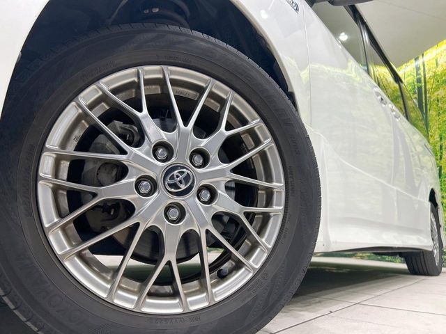 TOYOTA VOXY HYBRID 2017 Image 31