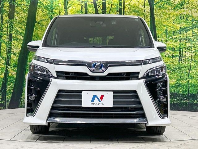 TOYOTA VOXY HYBRID 2017 Image 31