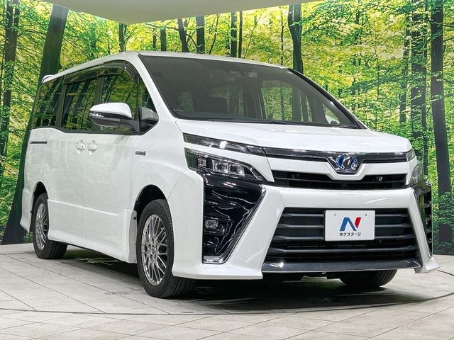 TOYOTA VOXY HYBRID 2017 Image 31