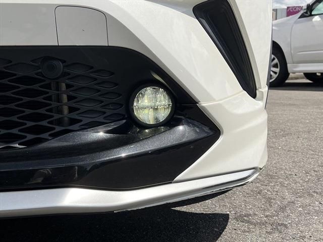 TOYOTA C-HR 2018 Image 31