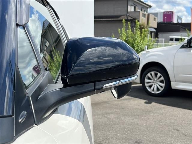 TOYOTA C-HR 2018 Image 31