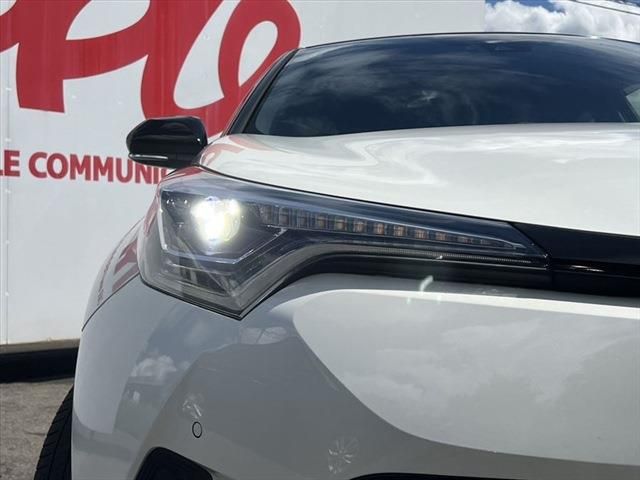 TOYOTA C-HR 2018 Image 31