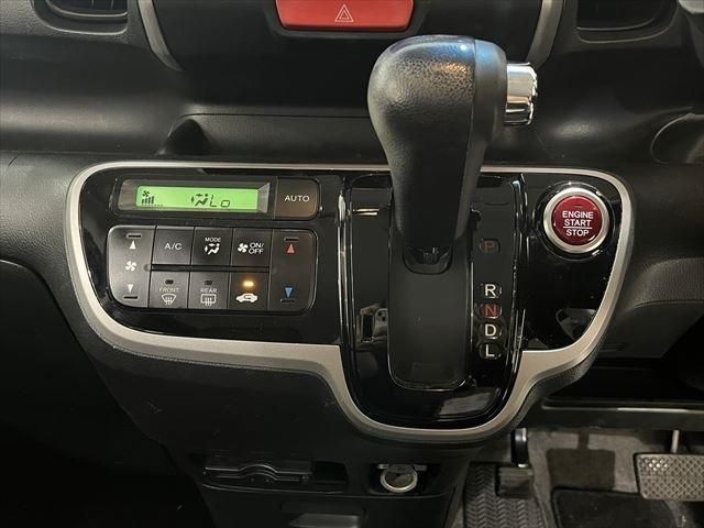 HONDA N BOX 2013 Image 31