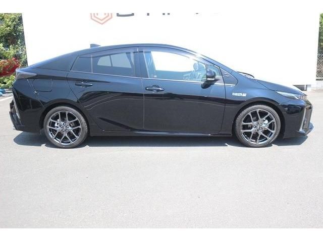 TOYOTA PRIUS PHV 2018 Image 31