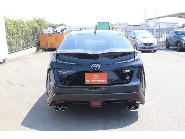 TOYOTA PRIUS PHV 2018 Image 31