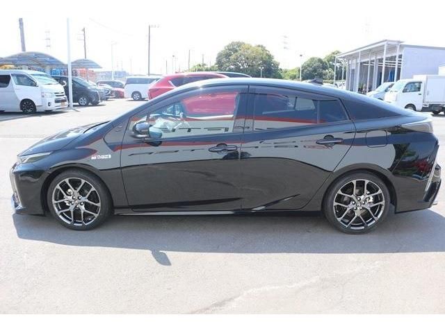 TOYOTA PRIUS PHV 2018 Image 31