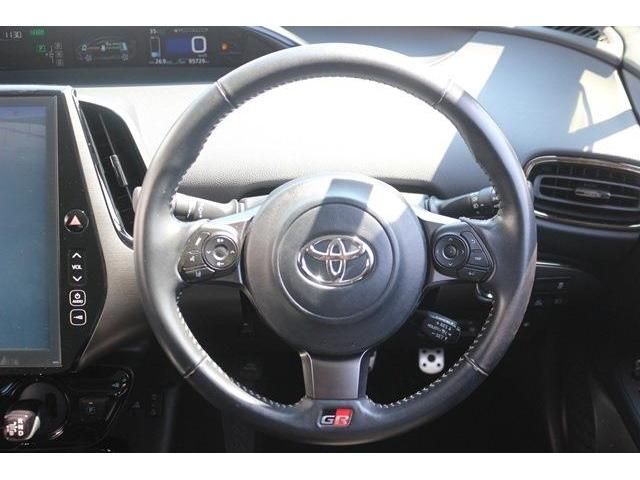 TOYOTA PRIUS PHV 2018 Image 31