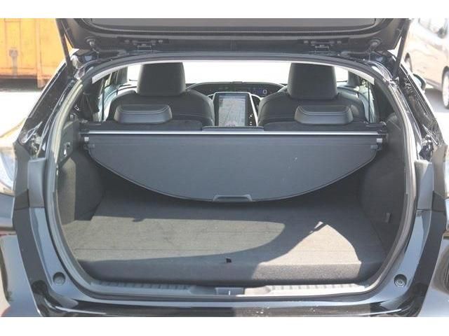 TOYOTA PRIUS PHV 2018 Image 31