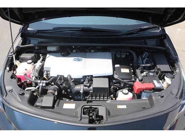 TOYOTA PRIUS PHV 2018 Image 31