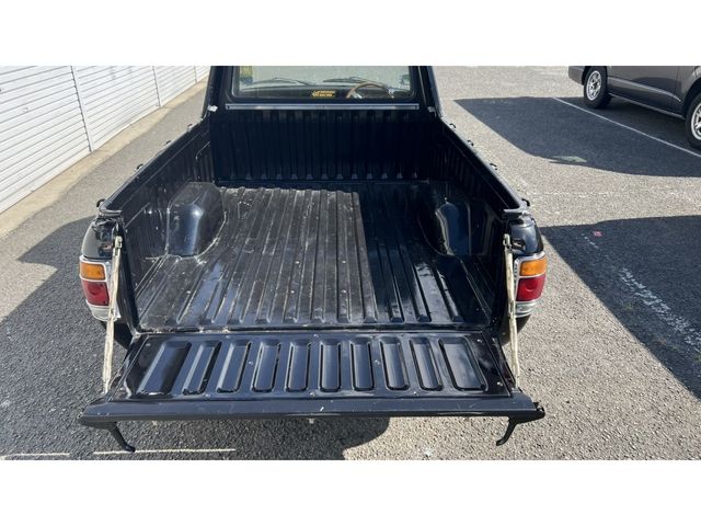 NISSAN SUNNY TRUCK 1991 Image 31