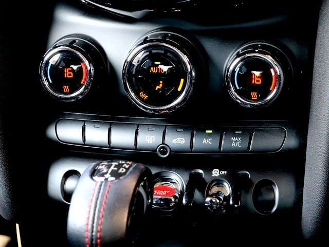 BMW MINI COOPER S 2017 Image 31