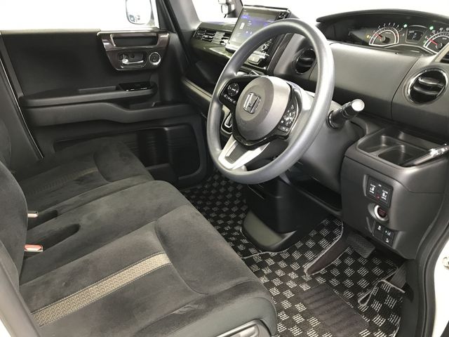 HONDA N BOX CUSTOM 2020 Image 31