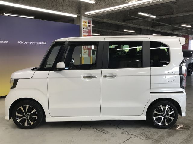 HONDA N BOX CUSTOM 2020 Image 31