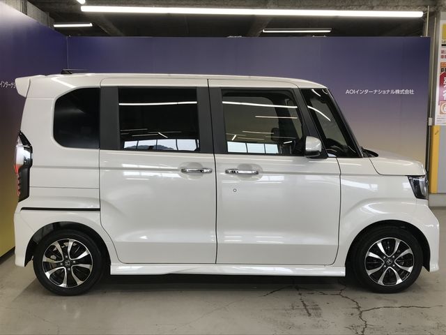 HONDA N BOX CUSTOM 2020 Image 31